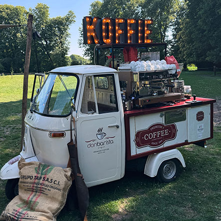 Val extra op tijdens je event met de coole letters op onze koffie catering Piaggo's!